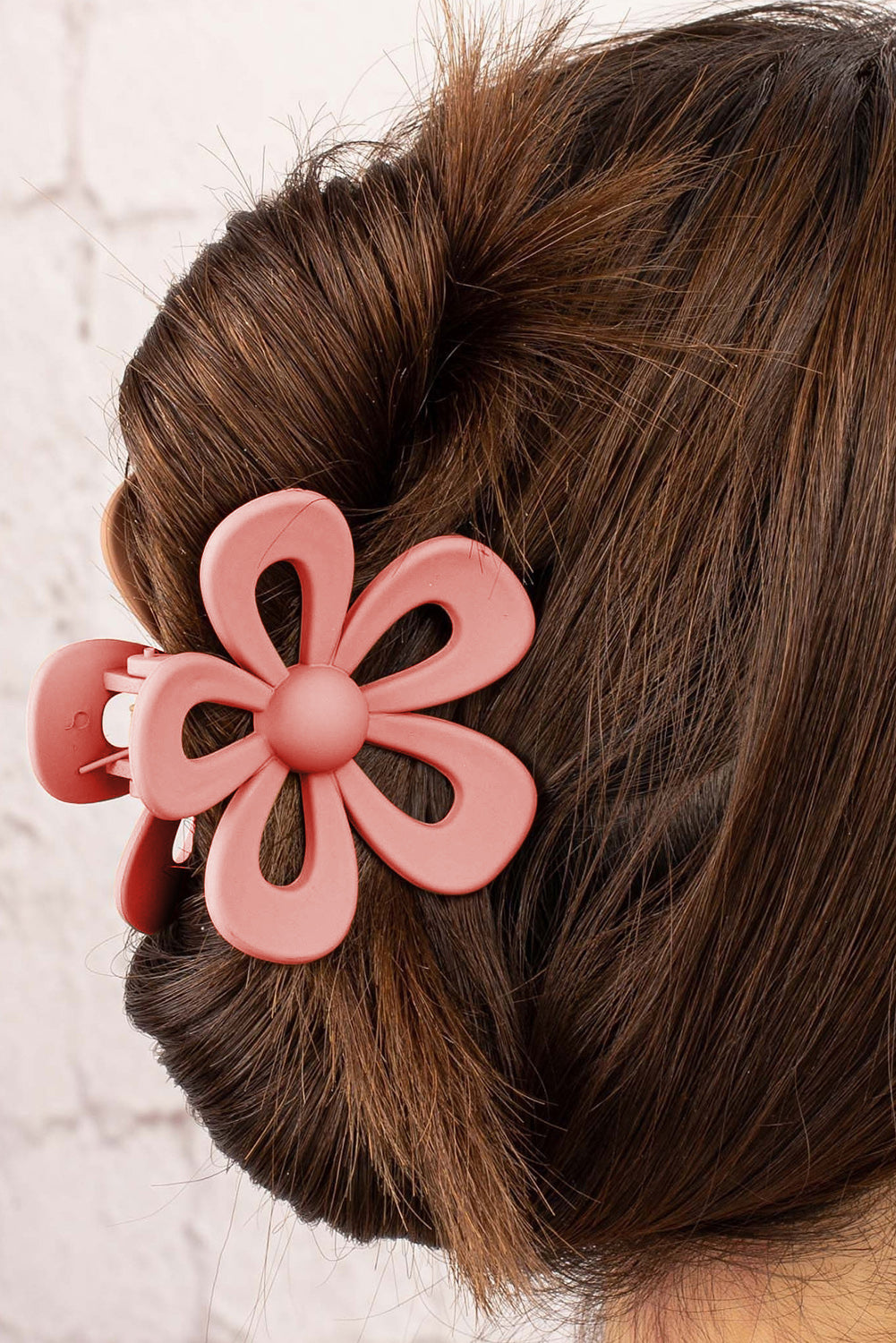 Light Pink Sweet Hollowed Flower Shape Claw Clip